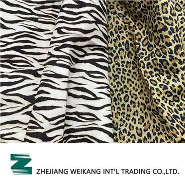 100 százalékban POLIÉSZTERRE NYOMTATOTT velúr, ÁLLAT NYOMTATÁS