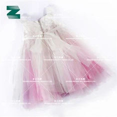 Hercegnő ruha gyerekeknek 3-D Flower Emb poliészter szövettel